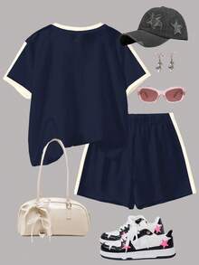 两件套少女休闲藏蓝色T恤短裤套装，饰有迷你蝴蝶结，撞色米色条纹短袖圆领T恤，适合夏季和秋季穿着，舒适透气，适合秋季叠穿，时尚百搭，休闲百搭，儿童印花服装，返校季、秋季服装、返校节服装 - 彩色 - 查看 2