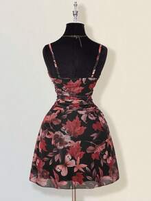 SHEIN ICON 女士复古枫叶印花褶皱迷你连衣裙，适合夏季度假和开学季 - 彩色 - 查看 2