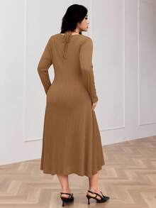 Modelyn Plus Size Solid Color Minimalist Long Sleeve Casual Dress - Coffee Brown - View 2