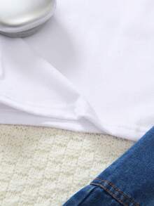 SHEIN Vintaside Kids 2pcs/Set Young Boys Casual Outfit - Light Blue Denim Bib Overalls Paired With Solid White Short Sleeve T-Shirt, Versatile Daily Wear - Blue and White - View 5