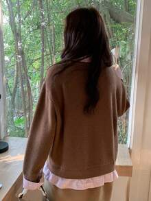 Dazy Plus 时尚休闲撞色拼接衬衫领宽松字母刺绣大码女式套头毛衣，秋冬款 - 棕色 - 查看 2