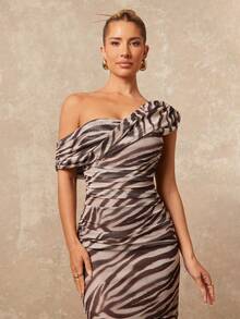 Lumalex 简约复古风闪亮假日派对装扮,适合锐舞节、郊游、游泳度假、波西米亚风、户外派对、婚礼季、宴会、成人礼、海滩、海边、海滩度假、复活节、波西米亚风海滩户外婚礼派对、成人礼、返校派对、生日庆祝等场合。女士春夏优雅斑马纹网纱单肩褶皱装饰修身紧身长裙,性感扭结褶皱开衩设计无袖修身长裙,春夏单肩连衣裙、单袖连衣裙、新年连衣裙、宰牲节派对连衣裙、酒红色连衣裙、垂褶连衣裙、优雅女士连衣裙、舞会礼服、商务休闲女装春夏复古风 - 彩色 - 查看 6