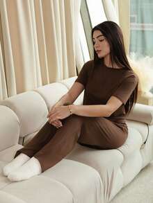 Andrea Bello 休闲女士舒适柔软短袖上衣和裤子睡衣套装，家居服假日季节服装 - 咖啡棕 - 查看 1