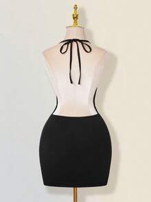 SHEIN ICON 金属链条装饰超大号深V领露背迷你连衣裙 - 黑色 - 查看 2