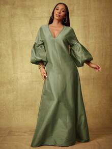 Vixey Váy maxi dài tay bồng bềnh, cổ chữ V, vai trễ, chất liệu taffeta trơn - Màu xanh Ô liu - Xem 4