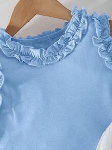 Genkimix Kids 女童紫色荷叶边优雅两件套，舒适修身针织吊带背心，袖口和领口饰有荷叶边，搭配饰有3D立体花朵的梭织短裤，休闲百搭，适合春夏外出、派对、婚礼、度假等场合。 - 藍色 - 查看 3