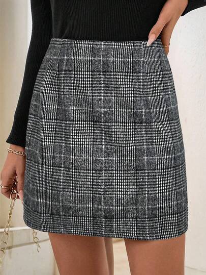 Chikora Plus Size Plaid Elegant Versatile Women's Fashion Skirt