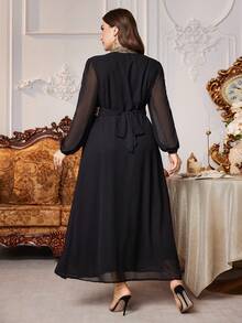 Layrah 大码女士优雅时尚奢华修身阿拉伯传统连衣裙，饰有缎带边 - 黑色 - 查看 2