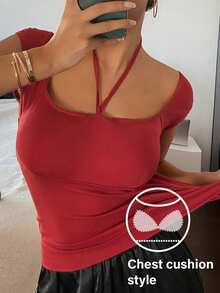 DAZY Women's Minimalist Scoop Neck Camisole With Built-In Padding - Red - View 3