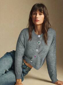 Maija Damski kardigan z metalowymi guzikami z przodu, dzianinowy sweter na miejskie dojazdy, biznesowy casual, strój do biura, elegancki strój, przyjęcie bożonarodzeniowe i noworoczne, podstawowa odzież wierzchnia