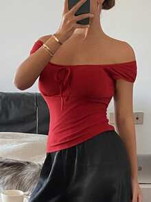 DAZY Women's Minimalist Scoop Neck Camisole With Built-In Padding - Red - View 5