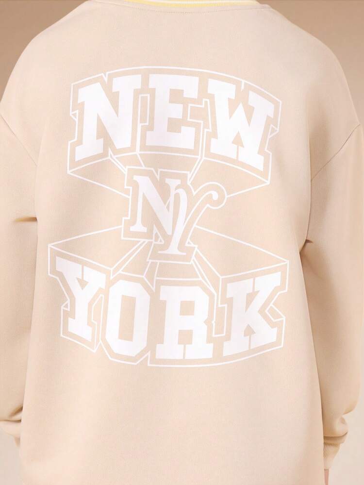 Set aus langärmligem Sweatshirt und passender Shorts