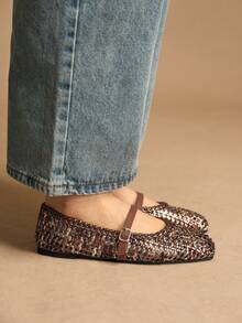 Rosivie Women's Square Toe Metal Buckle Flat Shoes Valentine's Day - Bronze - View 3