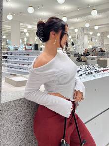 NegzBox Y2K Grunge 露肩不对称下摆 T 恤 - 淺灰色 - 查看 6