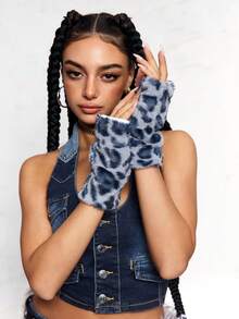 ROMWE Goth 1 Pair Y2K Stylish Sweet Casual Cute High-Quality Plush Warm Blue Faux Rabbit Fur Leopard Tiger Animal Print Gloves With Long Sleeve Cuff, Fingerless Mittens Combo Set, Suitable For Women Daily Outfit, Holiday Gift - Blue -1 - View 4