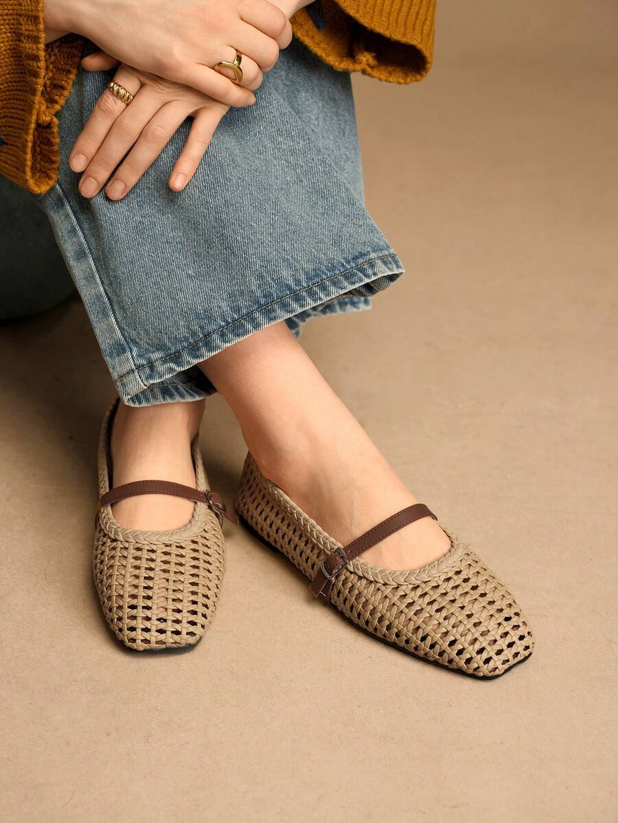 Rosivie Giày bệt thường ngày thiết kế khóa khoét rỗng cho nữ - Màu vàng - Xem 1