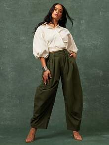 Vixey Pantalones de oficina con cintura alta, detalle de pliegues y forma de barril - Verde militar - Ver 2