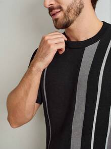 Manfinity CityGents Camisa masculina de malha de manga curta com listras contrastantes - Multicolorido - Ver 2