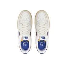 Nike 空军一号 '07 女款运动鞋 帆白/深皇家蓝 FQ8103-133 - 風帆白/深皇家藍 - 查看 4