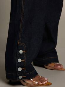 Denimoi Jeans de pierna recta con abertura en el tobillo y detalle de botón - Azul lavado oscuro - Ver 4