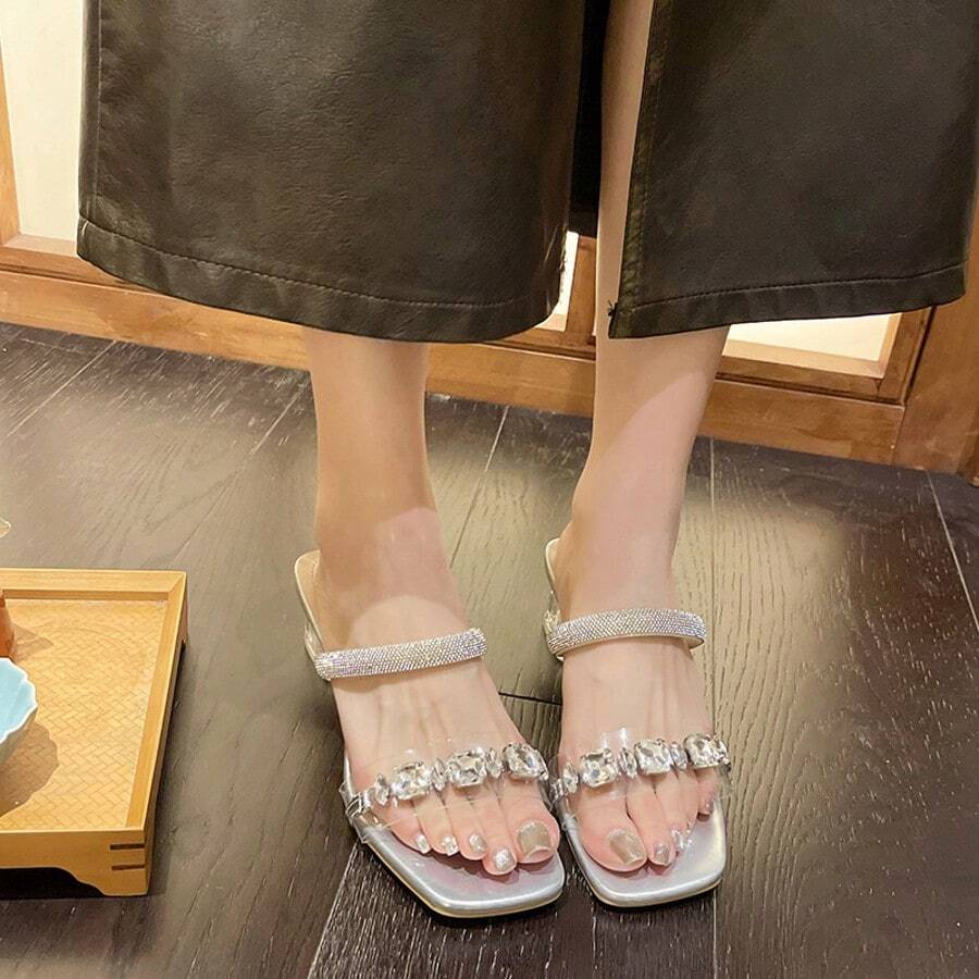 Sandalias de tacón alto con punta cuadrada - Moda veraniega con tacón transparente ancho y strass - Chanclas de vestir elegantes en diseño de una tira, el toque sofisticado para tu look casual, Sandalias de tacón para mujer - Plateado - Ver 1