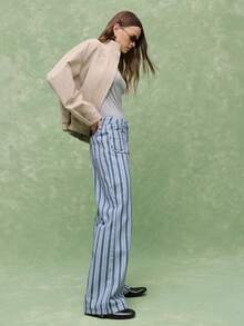 Nöista 高腰条纹阔腿裤，配有前口袋，宽松版型。舒适百搭，这款吸睛的条纹长裤可提升日常穿搭和休闲时尚造型的格调。完美契合现代日常穿着、周末造型和春季穿搭，打造轻松又不失精致的风格。 - 藍色 - 查看 5