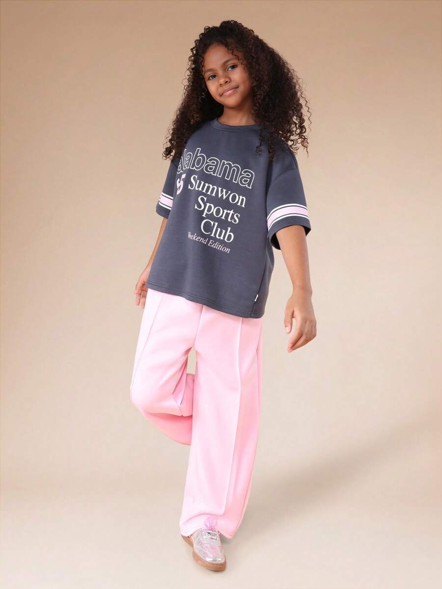 SUMWON Conjunto de camiseta deportiva con gráfico de club y pantalón jogger con cordón y detalles de mangas a rayas, estilo casual para vacaciones, para preadolescentes - Azul Marino - Ver 1