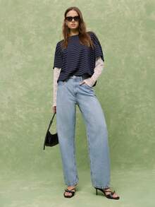 Nöista 条纹宽松T恤叠穿蕾丝长袖上衣，打造轻松活泼的叠穿造型。宽松舒适的版型，搭配牛仔裤，是春季、初夏休闲穿搭和日常穿着的理想之选。 - 藍色 - 查看 6