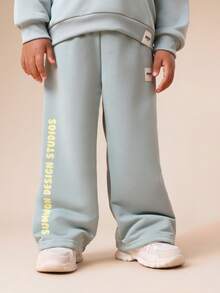 SUMWON Boys Relaxed Fit Pullover Hoodie And Wide Leg Joggers Set With City Print Back And Leg Detail For Casual And Vacation - Green - View 4