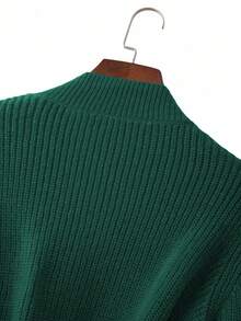 GlowEve CURVE Cardigan Rajut Musim Dingin Wanita Ukuran Besar, Sweater Kancing Depan Pas Badan Bergaya Sederhana Warna Polos - Dark Green - View 5