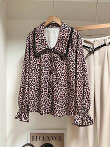 SHEIN Frenchy Áo sơ mi nữ thời trang tay loe cổ ve áo họa tiết da báo, áo in hình động vật, ve áo ngoại cỡ dễ thương với bèo nhún tương phản, kiểu Pháp cổ điển dáng rộng tôn dáng, mùa xuân, nữ, vintage, phong cách thường ngày cho kỳ nghỉ xuân. - màu nâu - Xem 10