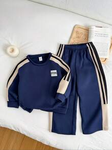 SHEIN Little Byeori 两件套男童休闲宽松圆领撞色滚边卫衣和运动裤套装，适合返校、生日、新生儿派对、节日聚会、秋冬季穿着。 - 寶藍色 - 查看 7