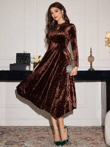 Modelyn Robe mi-longue élégante en velours avec design de goutte évidée pour femmes, vert émeraude, convient pour les occasions formelles en automne/hiver