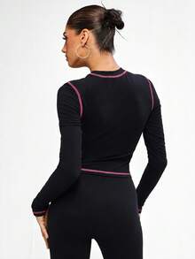 BABYPHAT 长袖针织上衣，饰有对比鲜明的粉色缝线和品牌标志印花，修身圆领，短款设计 - 黑色 - 查看 2