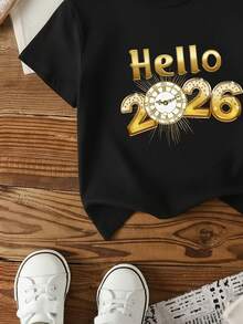 SHEIN Áo thun tay ngắn cổ tròn cho bé trai, kiểu dáng thường ngày, thời trang cổ điển, năm 2026, phù hợp cho cả gia đình, thích hợp cho mùa thu/đông, thích hợp mặc ở nhà, thích hợp dự tiệc. - màu đen - Xem 5