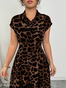 Rafferiza 女士优雅豹纹翻领短袖收腰纽扣连衣裙 - 深棕色 - 查看 6