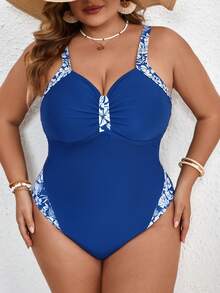 SHEIN CURVE+ Plus Size Women Floral Print Ruched Minimalist One-Piece Swimsuit, Suitable For Beach & Holiday - Black - View 5