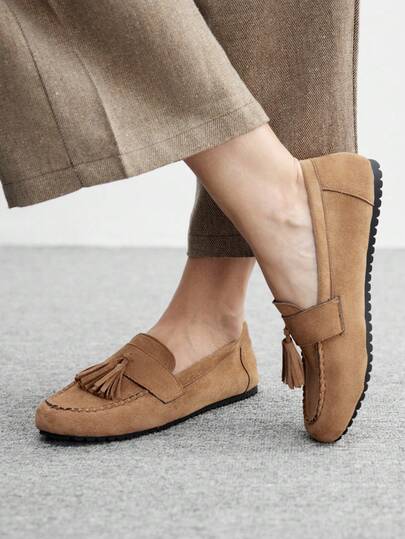 CUCCOO BIZCHIC Women's Casual Versatile Commuting Loafers With Tassel Decor For Christmas