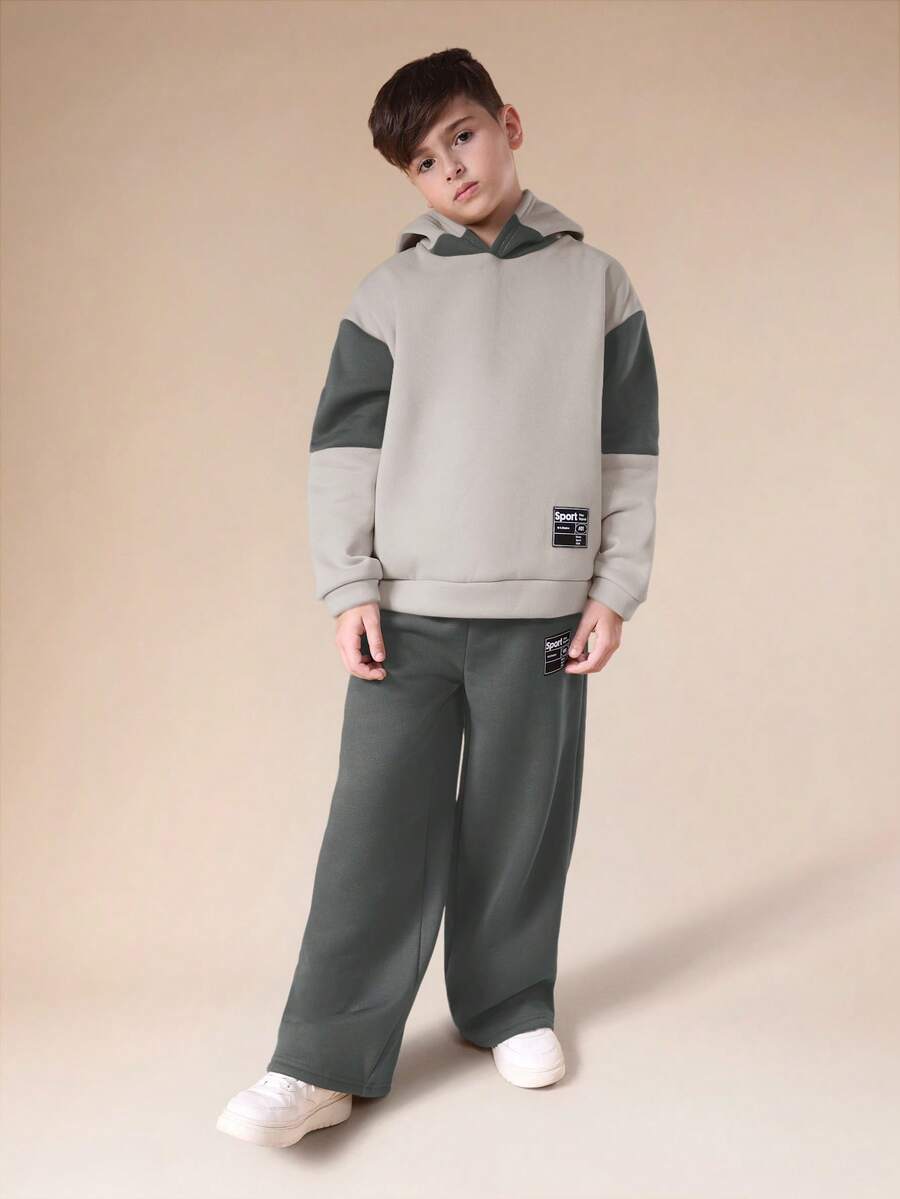 SUMWON 青少年撞色连帽衫和阔腿运动裤套装,采用撞色拼接细节和连帽设计,适合休闲和度假穿着。 - 灰色 - 查看 1