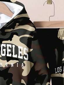 SHEIN 男童休闲经典迷彩与洛杉矶城市名称印花圆领短袖 T 恤和短裤，适合秋冬季，返校服装，男童服装，儿童男童服装，男童服装