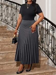 Fleurora 大码条纹印花圆领优雅短袖连衣裙 - 黑與白 - 查看 3