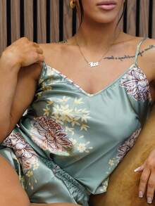 SAYEHFBABY 2 件女士性感深 V 印花吊带背心和短裤套装，优雅缎面装，适合所有季节 - 綠色 - 查看 3