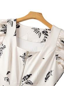 GlowEve CURVE Plus Size Elegant Floral Print Jumpsuit For Commuting - Apricot - View 4