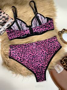 2pcs Plus Size Sexy Leopard Print Patchwork Lingerie Set ClassicAnimalPrint - Red Violet - View 2