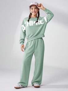 JNSQ Tween Girls 2pcs Outfit, Loose Fit Crew Neck Long Sleeve Graphic Letter Print Sweatshirt Top And Relaxed Fit Sweatpants Set, Autumn/Winter - Green - View 1