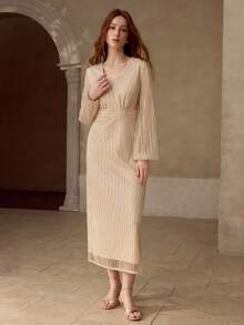 MOTF PREMIUM 女士亮片网纱V领灯笼袖半透明连衣裙，适合约会和派对穿着 - 杏色 - 查看 4