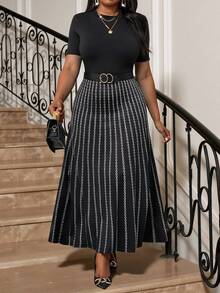 Fleurora 大码条纹印花圆领优雅短袖连衣裙 - 黑與白 - 查看 1