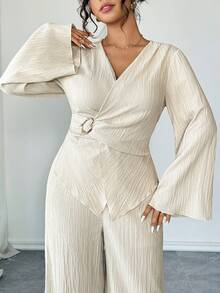 Elenzga Spring New V-Neck Flare Sleeve Waist Tie Metal Buckle Bowknot Back Women's 2-Piece Set, French Style Cross Tie Waist Fitted V-Neck Flare Sleeve Dress + High Waist Loose Wide Leg Pants, Classic Versatile, Suitable For Daily Wear, Commute, Holiday, Date, Party