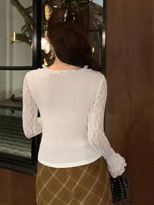 DAZY 女士圆领蕾丝拼接透视修身长袖优雅打底衫 - 白色 - 查看 3