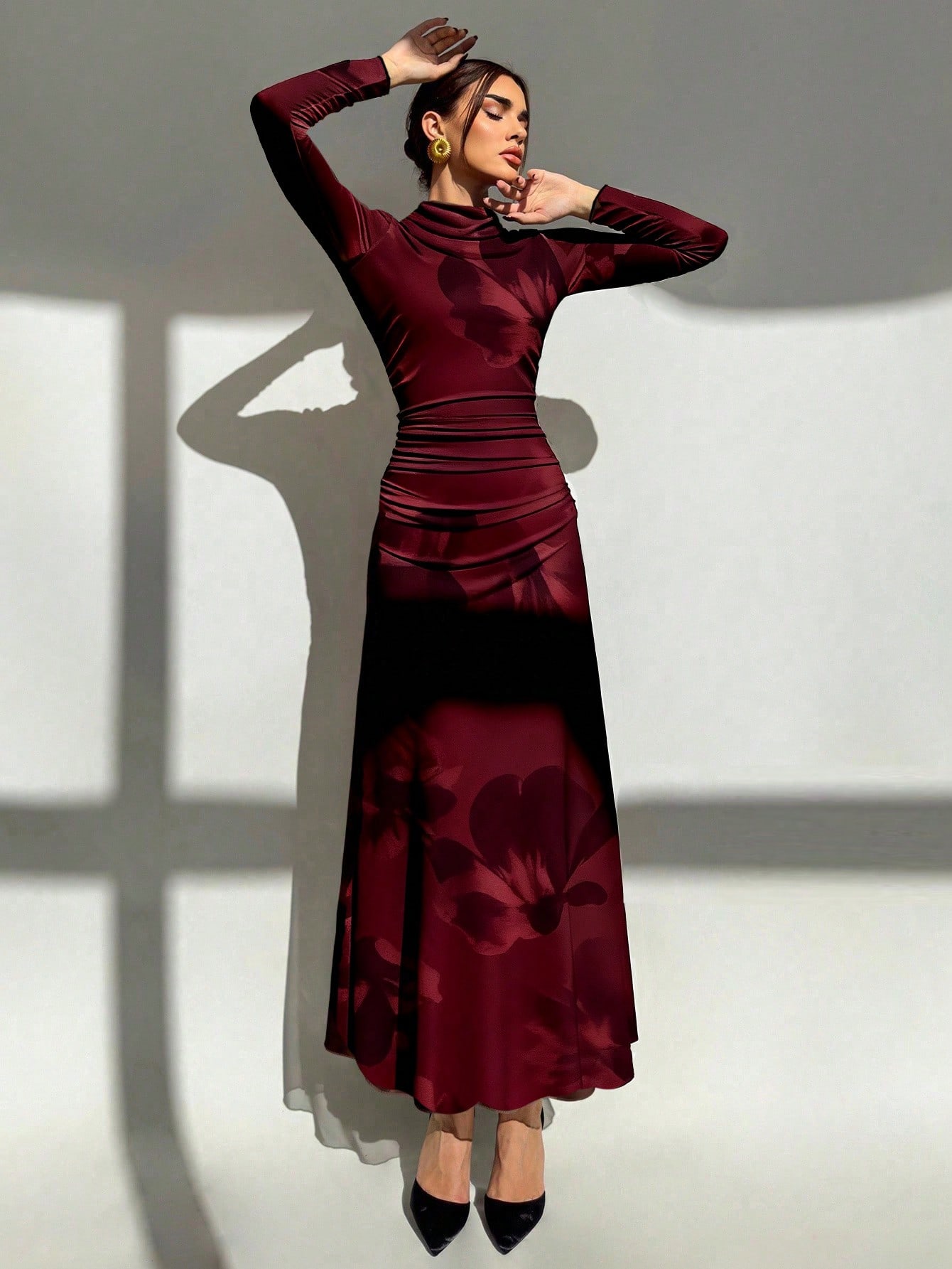 Aloruh فستان طويل الأكمام بياقة عالية مطبوع بالزهو...